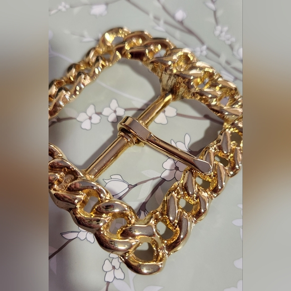 Shiny Gold Rounded Chain Link Belt Buckle - Picture 3 of 8